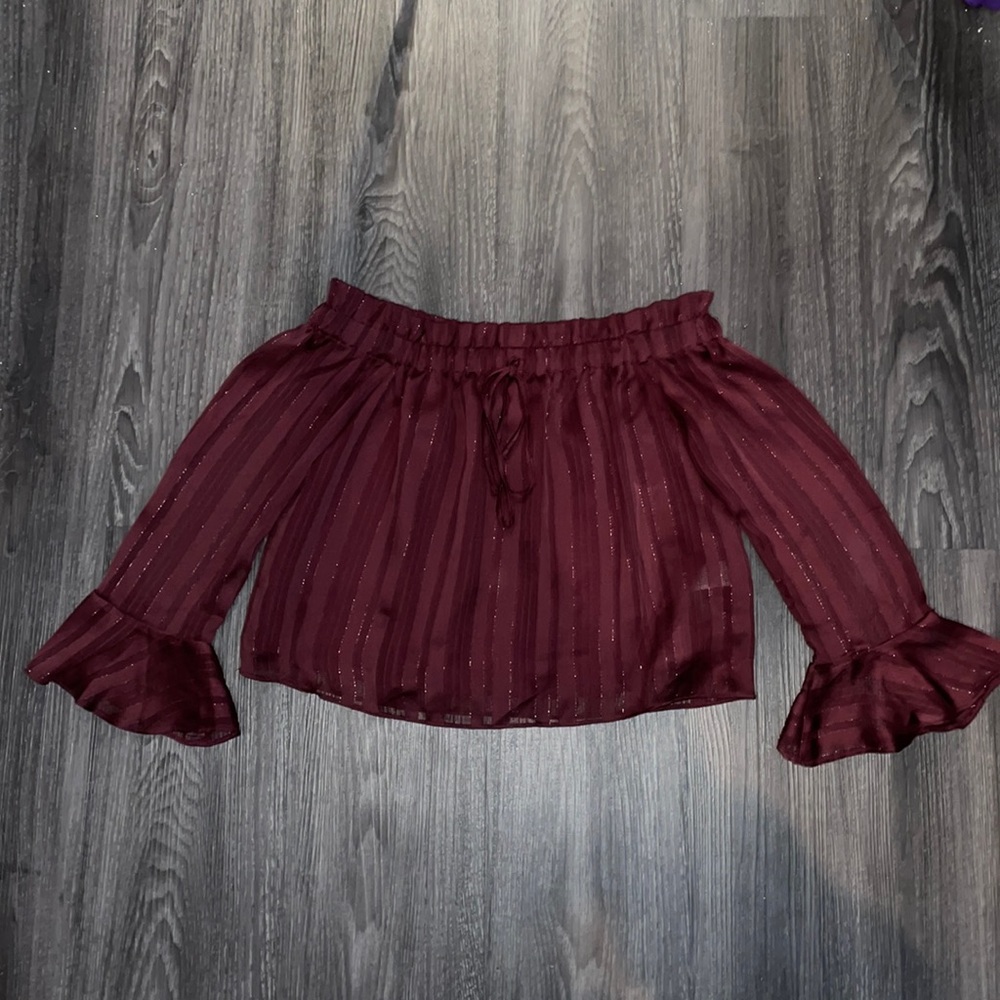 OFF THE SHOULDER TOP